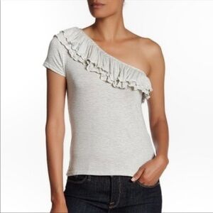 Romeo&Juliet Couture Off Shoulder Striped Ruffle Top